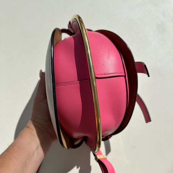 Loewe dual gate crossbody bag in pink and white - Picture 4 of 16